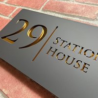 Plaque de numéro de maison flottante en acrylique 3D moderne découpée au Laser personnalisée de 28cm, Plaque de nom de famille de rue extérieure, noir mat gris