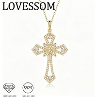 A High-Quality 925 Sterling Silver Cross Pendant Necklace With Moissanite, Unisex Design.