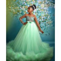 Elegant Green Pageant Dresses Customized Bead Long Sleeves Children Birthday Gowns Puffy Tiered Ruffles Girls Photoshoot Dresses