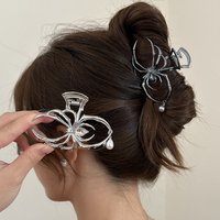 Gothic Spider Shaped Hair Claw Clip for Women Hollow Out Metal Imitation Pearl Shark Clips Charms Cool Hair Accessories M