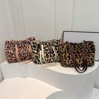 Simple Women's Bag, Fashionable Leopard Print Plush Tote Bag, Warm Soft Handbag Shoulder Bag Suitable for Daily Shopping Work