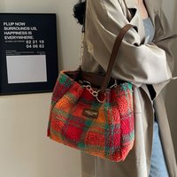 Red plaid plush bag autumn and winter new lamb velvet hand underarm bag Fashion plaid shoulder bag large capacity Tote bag