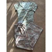 New Camouflage T-shirt Pants Set Women Summer V-neck Slim Tees+Drawstring Straight Sweatpnts Casual Vintage Cotton 2 Piece Sets