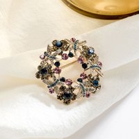 Women Fashion Elegant Crystal Garland Brooch Badges Creative High-end Exquisite Lady Clothing Coat Pin Accessories Gift