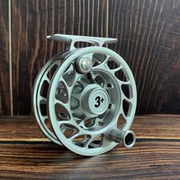 ICONIC FLY REEL of One Piece Hatch 3plus Angling Tools Fishing Accessaries Retractable Extension Cord Piscifun Reels Baitcasting