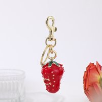 1pcs Alloy Red Fashionable And Cute Strawberry Fruit Keychain For Women Bag Car Keychain Pendant Jewelry And Accessories