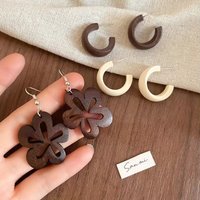 Trendy Vintage Brown Wooden Hollow Flower Geometric Pendant Earrings For Women Aesthetic Charms Jewelry Accessories Wholesale