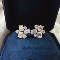 Skin Brightening Moissanite PT950 Platinum Single 4.1 Carat Luxury Exaggerated Ear Hoops for Women, skin-friendly facial decor
