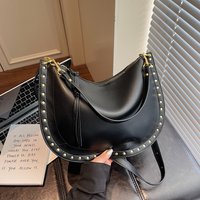 Half Moon Design Rivet Shoulder Bag Lady Designer Saddle Bag Trend Fashion Underarm Tote Black Pu Leather Crossbody Bag Female