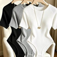 3-teiliger Damen-Jumpsuit mit Rundhalsausschnitt und kurzen Ärmeln, einfacher, lässiger Stil