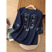 Plus size women's ethnic style embroidered shirt