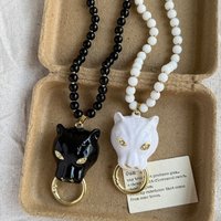 LATS Elegant Enamel Leopard Pendant Necklace for Women Luxury High-End Queen Style Beaded Clavicle Chain Daily Party Accessory