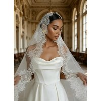 Voile de mariée en dentelle Chantilly, style mantille espagnole, bordure rose, voile de mariée cathédrale avec franges et peigne, longueur personnalisable