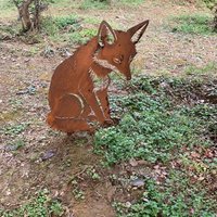 Rusty Meditation Fox Garden Ornament, Vintage Metal Rust-Colored Fox Statue Decoration, Rustic Yard Decoration