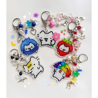 Cute cat emoji keychains, funny cat designs, perfect as a gift for friends.