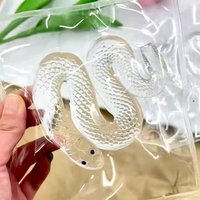 The new simulated snake toy is a Halloween prank prop, and it is also suitable for desktop decoration and classroom rewards.