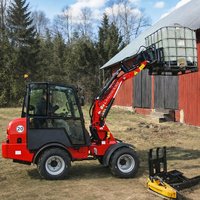Wholesale 4x4 Mini Wheel Loader European Style Farm Use Compact Loader Articulated Small Loader CE Mini Loader 2500kg Customized