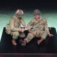1/35 resin soldier model GK - American soldier with disability and medic - unassembled and unpainted DIY kit - 767R