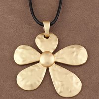 1pc Exaggerate Flower Fashionable Irregular Hammered Large Pendant Necklace Jewelry,Long Wax Rope Elegant Chain