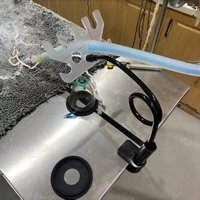 Universal support for respiratory circuit pipe of anesthesia machine