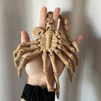 Alien Facehugger Model | Fully Articulated Movie Prop | Collectible Figurine | Sci-Fi Horror Decor