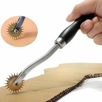 Black Stainless Steel Toothed Sewing Wheel Is Used for Cutting Leather Paper Cloth and Rubber Handles with A Tip Spacing of 4mm