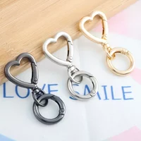 2pcs Metal Heart Shape Keychain DIY Hanging Buckle Key Ring Spring Snap Keychain Clip Hanging Buckle Key Chains Accessories