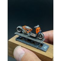 1/64 Scale Japanese Zoomer Original Hella Flush Modified Motorcycle Doll White Model Unpainted Diorame
