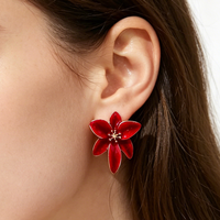 A Pair of Red Enamel Flower Earrings, Anti-Fading, Light Luxury Niche Earrings, French Retro Versatile High-End Earrings for Weddings and Evening Events, Can Be Given as a Gift to a Close Friend
