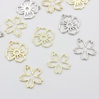 Breloques en forme de fleur de charme, pendentifs Sakura ajourés pour la fabrication de bijoux à faire soi-même, 10 pièces/lot, vente en gros