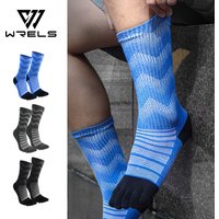 Merino Wool Sports Socks Thermal Warm Moisture Wicking Socks Breathable Quick Dry Men Woman Ski Hiking Running 5 Toe Long Socks