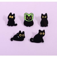 Cartoon black cat Enamel Pins Fun Black Cat with Frog Head Cover Brooches Collar Lapel Badge Fashion Jewelry Accessories Gift
