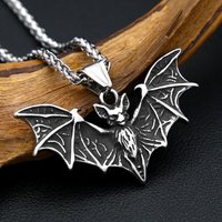 Gothic Fashion Stainless Steel Bat Pendant Detailed Necklace For Men Women Fashion Punk Exaggeration Animal Jewelry Accessories