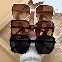 3Pcs Fashionable Trendy Large-Frame Rectangular Sunglasses Set, Simple Casual Women's Sunglasses, Outdoor Camping Driving