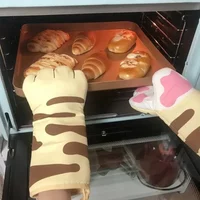 MicrowaveOven Gloves Cute Cat Paw Design Heat Resistant Non Slip Cotton Mitt Kitchen Baking Tool Insulation Hand Protector