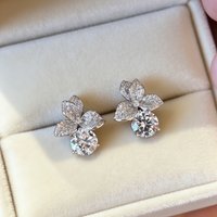 Light luxury sweet inlaid round leaf earrings for women full of diamonds elegant and high-end earings stud wedding jewelry gifts