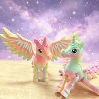 3D Printed Articulated Unicorn Pegasus, Poseable Rainbow Winged Horse, Kawaii Desk Buddy,Gift for Friends