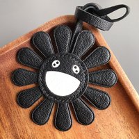 Fashionable Minimalist Modern Black Leather Sunflower Smiling Face Keychain Bag Pendant Accessory