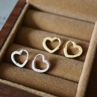 Huitan Heart Hoop Earrings Silver Color/Gold Color Metal Love Earrings Minimalist Fancy Gift Fashion Jewelry for Women 2022
