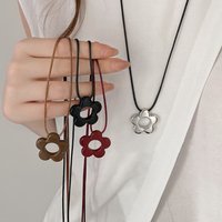 Resin Flower Pendant Necklace For Women Girls Fashion Rope Chain Neck Handmade Chain Charm Statement Aesthetic Jewelry Gift