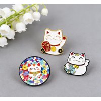 3pcs Fortune Cat Enamel Pins Lovely Metal Brooch Backpack Hat Bag Collar Lapel Badges Men Women Fashion Jewelry Collection Gifts