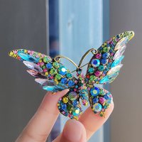 Luxury Shinning Crystal Butterfly Brooches for Women High Grade Ladies Costume Accessories Fashion Insect Silk Scarf Buckle