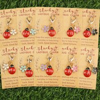 5/10Multi-colored small ladybug keychain with lucky card Good Luck Themed Ornament Thank-you gifts for colleagues and students S