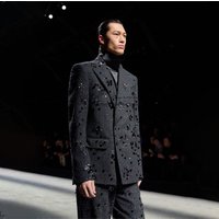 Luxury Metal Embellished Men Suits Customized 2 Pieces Groom Tuxedos Wedding Prom Party Blazers Outfit Loose vestidos de novia