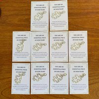 10Creative Hollow Puzzle Keychain Set,Attached team motivational greeting card,Employee Team Appreciation Gifts Positive energy