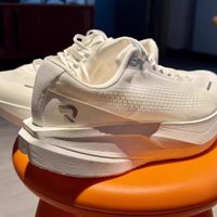 2026 New Luxury Running Shoes For Man Unisex Outdoor Running Shoe Carbon Plate Sport Shoes Men Soft Bottom Walking Sneakers Men