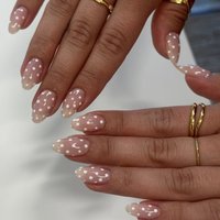 24Pcs White Polka Dot Short Almond Press On Nails Set, With 1 Jelly Glue Sheet & 1 Mini Nail File, Perfect For Daily Wear.