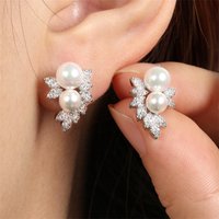 UILZ Exquisite Imitation Pearl Stud Earrings For Women Luxury Leaf Shaped Zirconia Gold Color Earring Wedding Party Jewelry