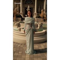 Robe de soirée sirène formelle en mousseline drapée vert sauge à col montant, personnalisée par Amanda, avec taille brodée de fleurs, Gwon 2026