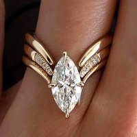 Fashion Dazzle Inlaid Synthetic Zirconia Golden Charm Ring for Women Exquisite Luxury Design Wedding Banquet Jewelry Accessories